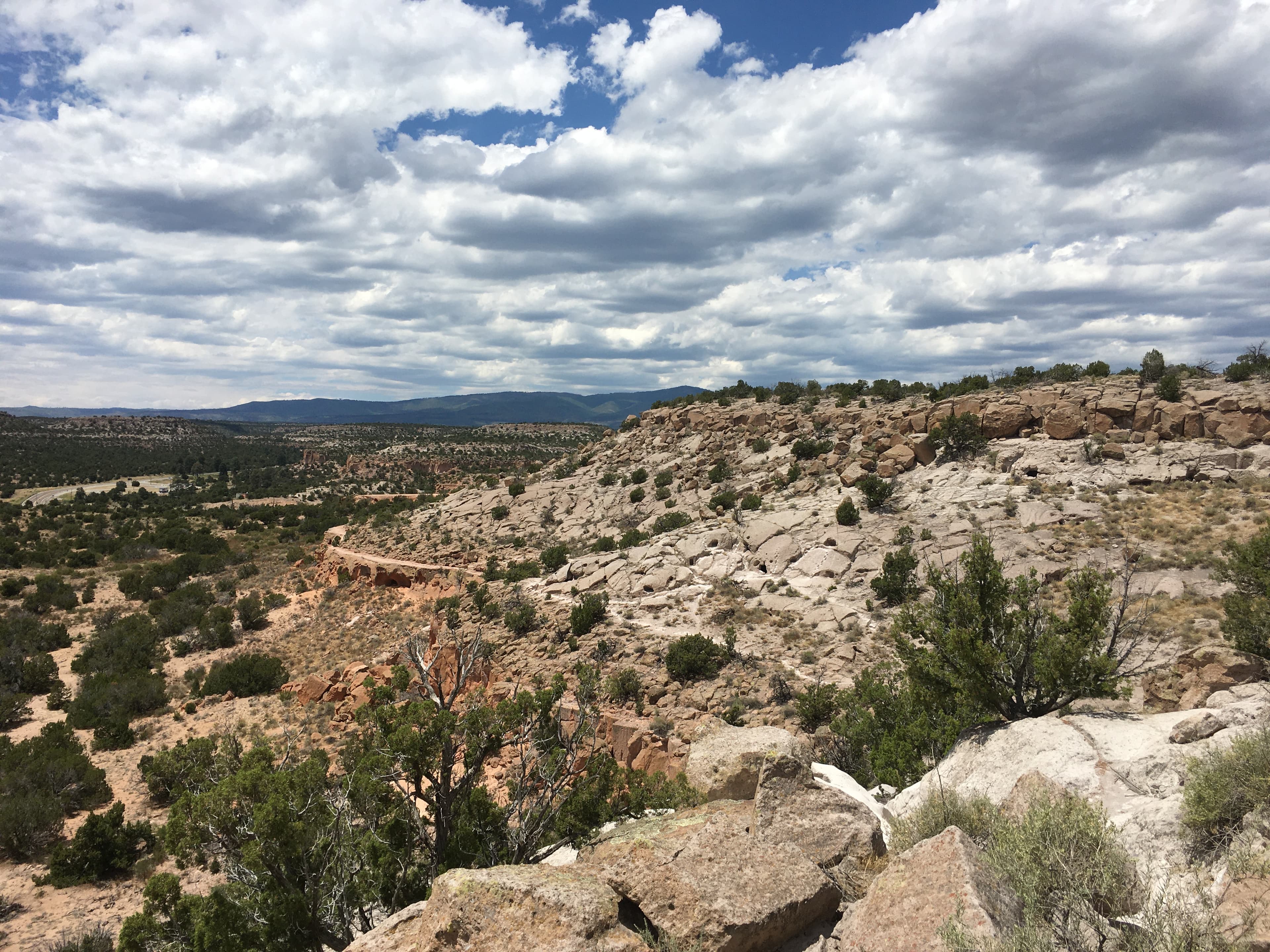 A vast view of the Tsankawi area of Bandelier.