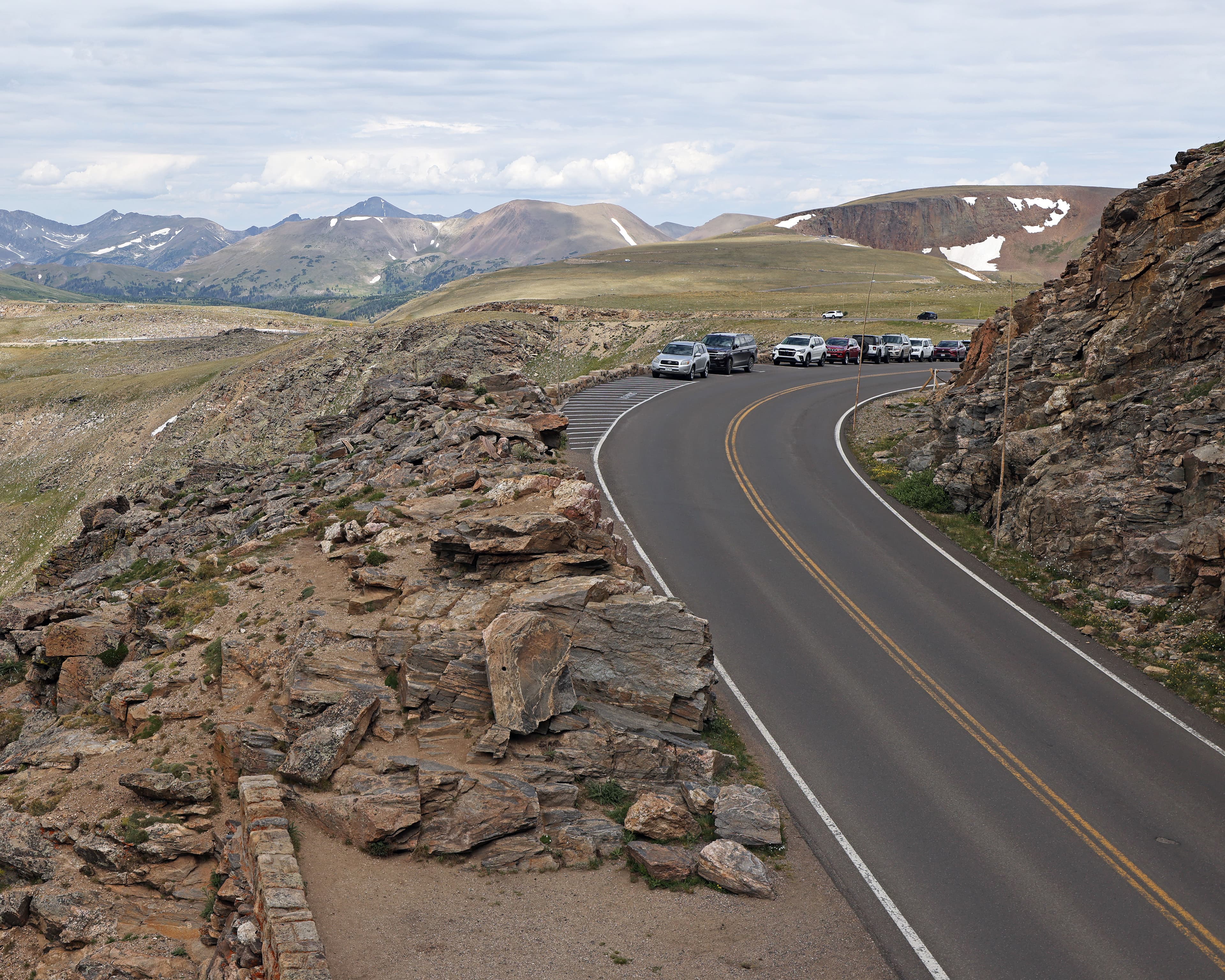 Cars are driving on Trail Ridge Road